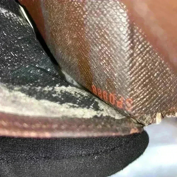 Louis Vuitton Damier Ebene wallet - Picture 8 of 8